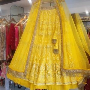 S O L D‼️‼️ Thread work on net Lehenga